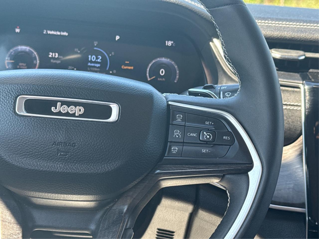 2023 Jeep Grand Cherokee NAV LEATHER HEATED SEATS! WE FINANCE ALL CREDIT! Photo