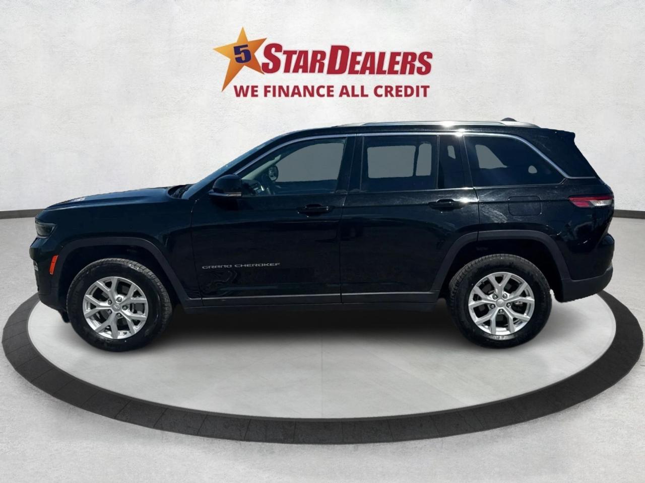 2023 Jeep Grand Cherokee NAV LEATHER HEATED SEATS! WE FINANCE ALL CREDIT! Photo3