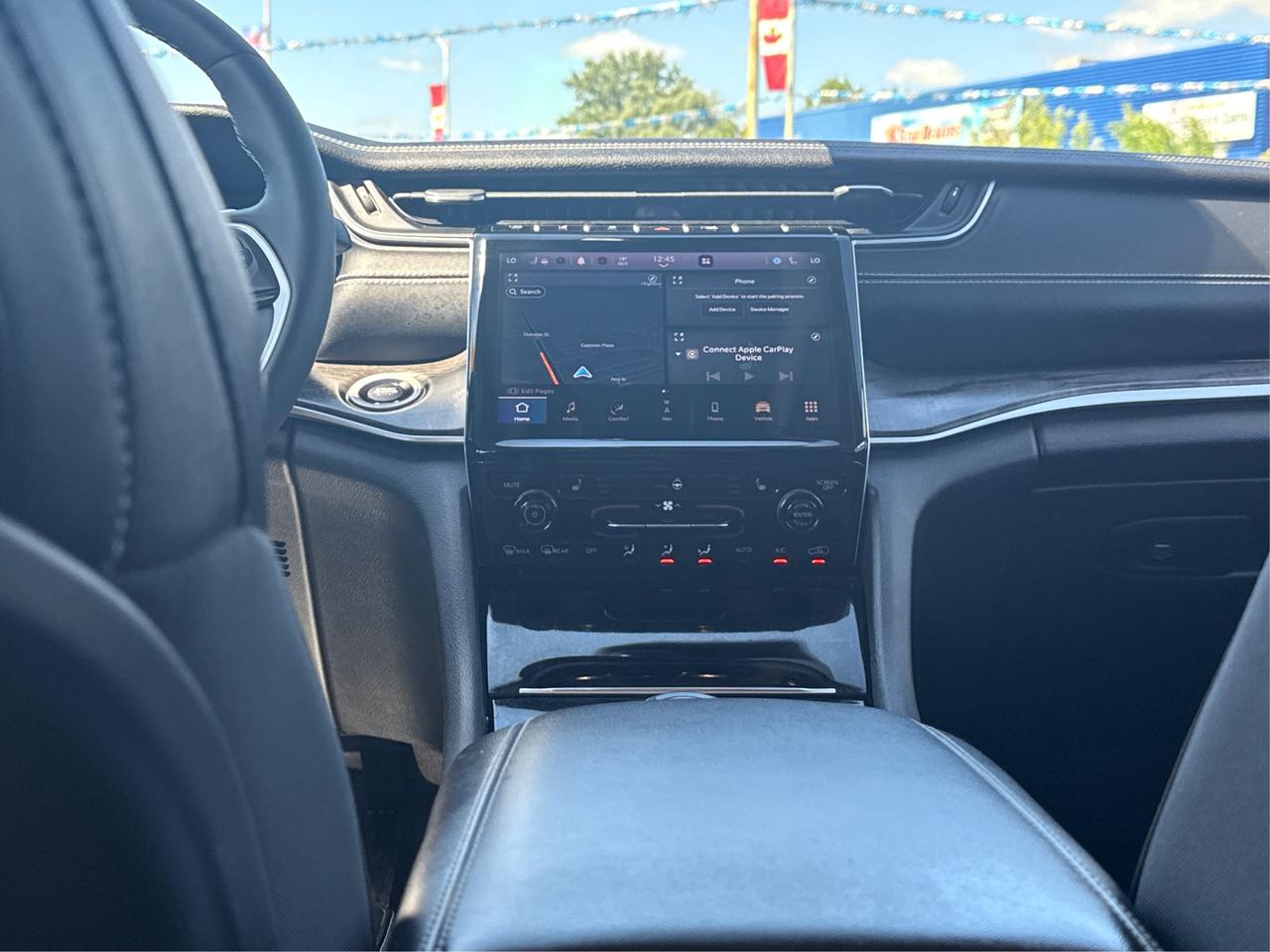 2023 Jeep Grand Cherokee NAV LEATHER HEATED SEATS! WE FINANCE ALL CREDIT! Photo