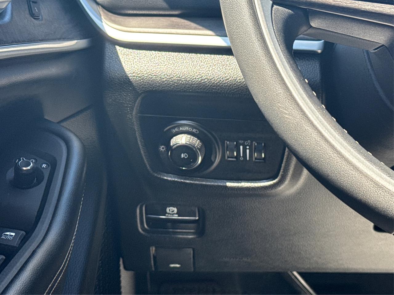 2023 Jeep Grand Cherokee NAV LEATHER HEATED SEATS! WE FINANCE ALL CREDIT! Photo