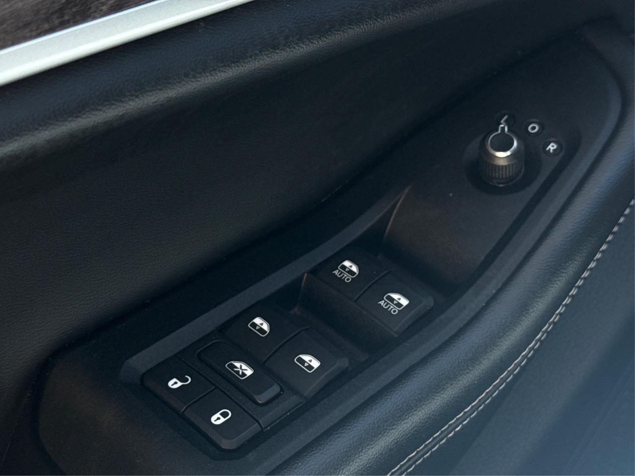 2023 Jeep Grand Cherokee NAV LEATHER HEATED SEATS! WE FINANCE ALL CREDIT! Photo