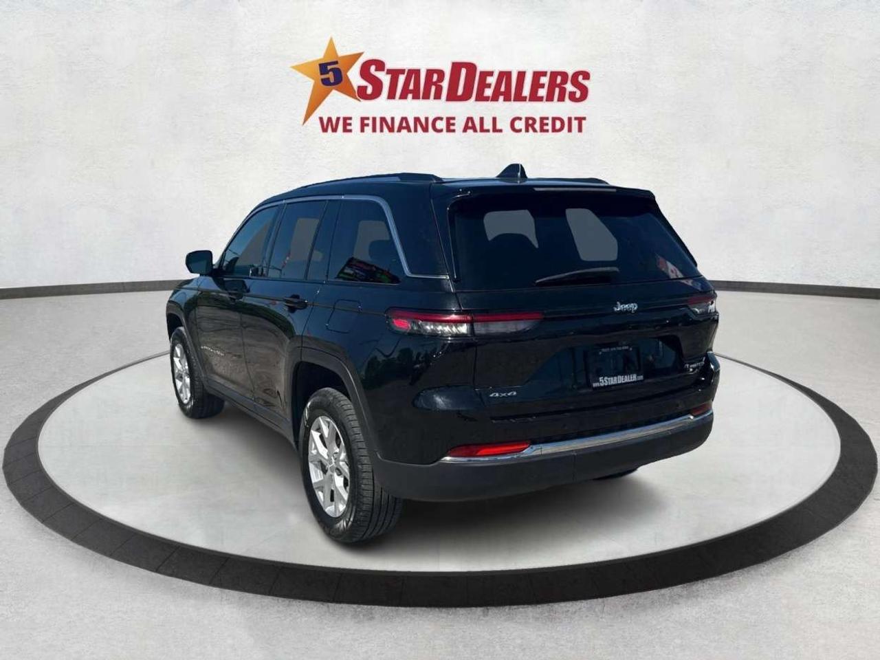 2023 Jeep Grand Cherokee NAV LEATHER HEATED SEATS! WE FINANCE ALL CREDIT! Photo4