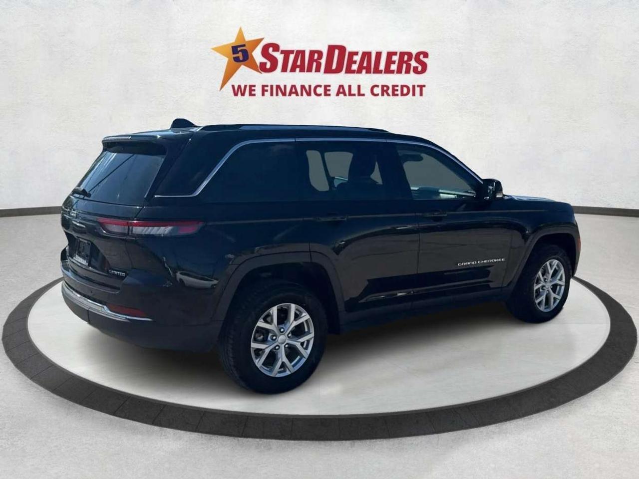 2023 Jeep Grand Cherokee NAV LEATHER HEATED SEATS! WE FINANCE ALL CREDIT! Photo