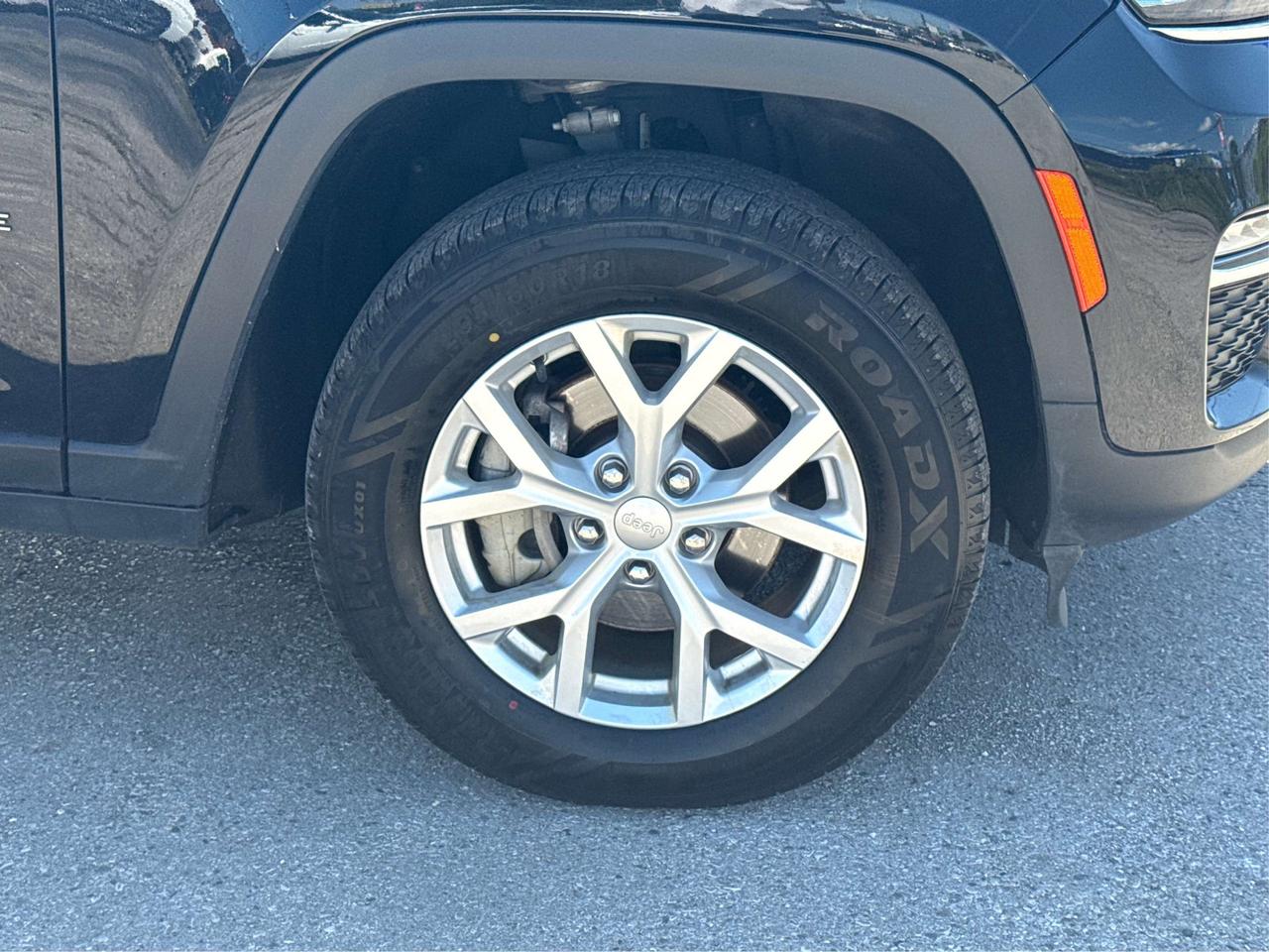 2023 Jeep Grand Cherokee NAV LEATHER HEATED SEATS! WE FINANCE ALL CREDIT! Photo