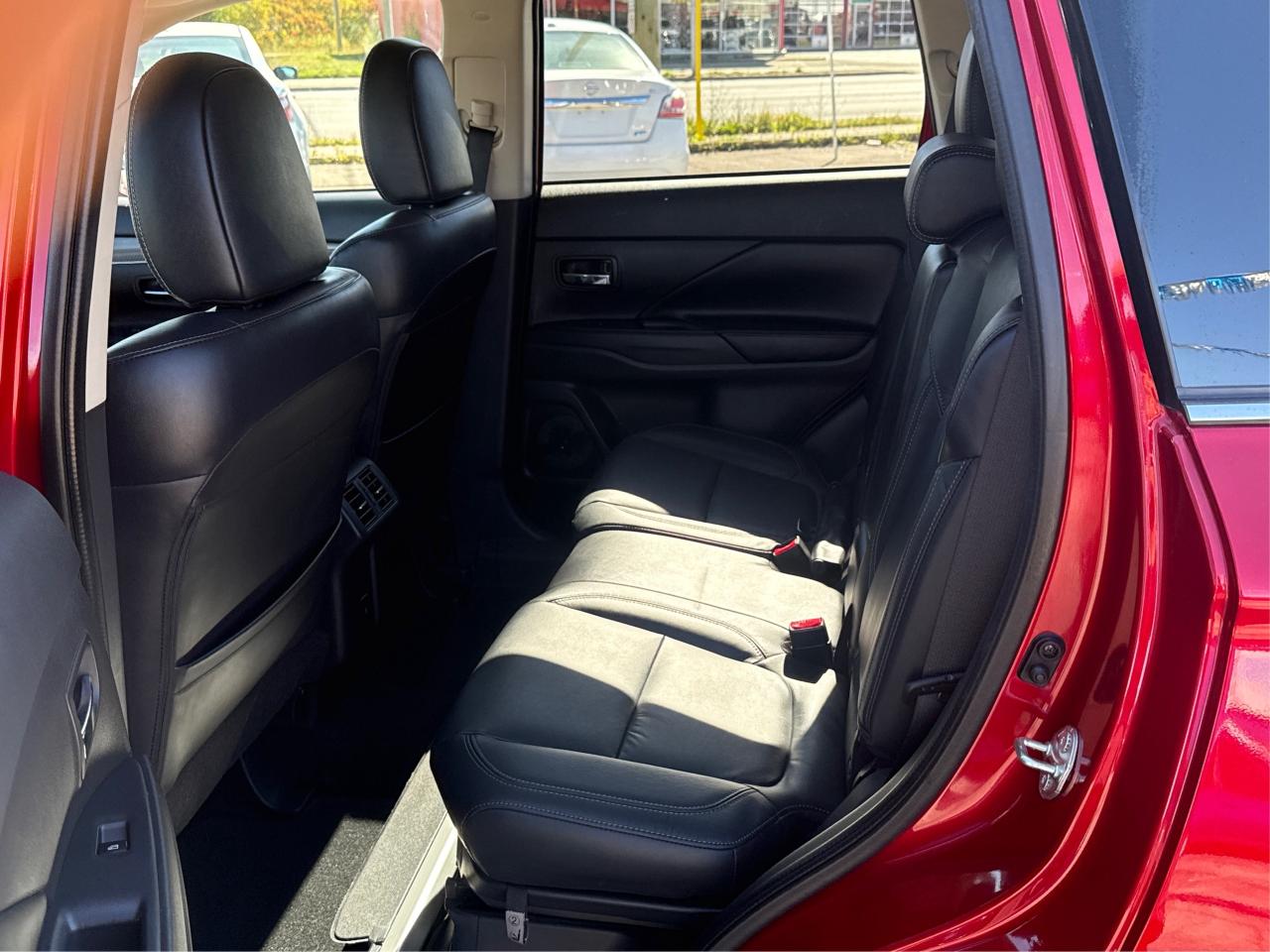 2020 Mitsubishi Outlander AWD CRUISE SUNROOF WE FINANCE ALL CREDIT! Photo