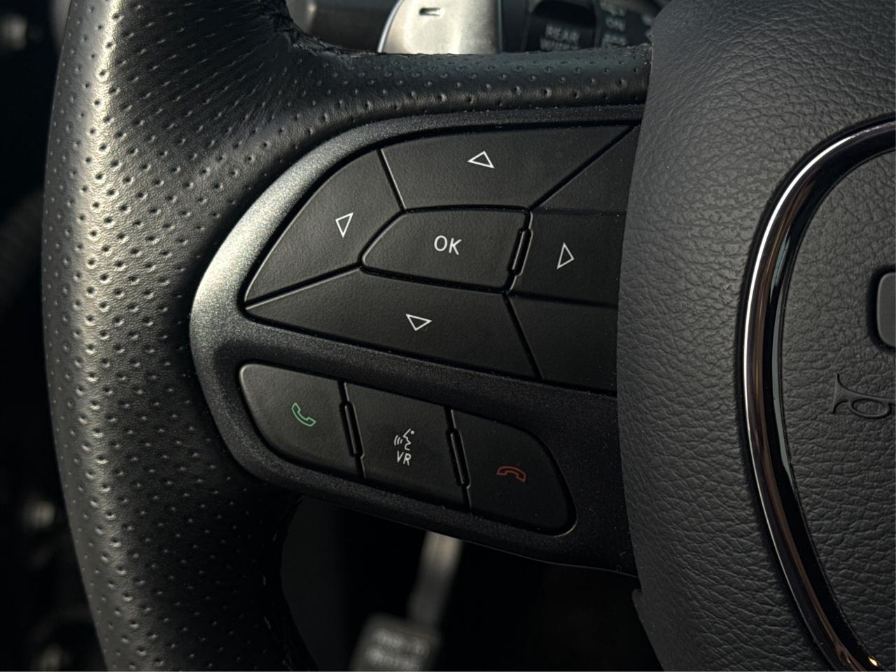 2022 Dodge Durango 6 PASS NAV LEATHER SUNROOF WE FINANCE ALL CREDIT! Photo