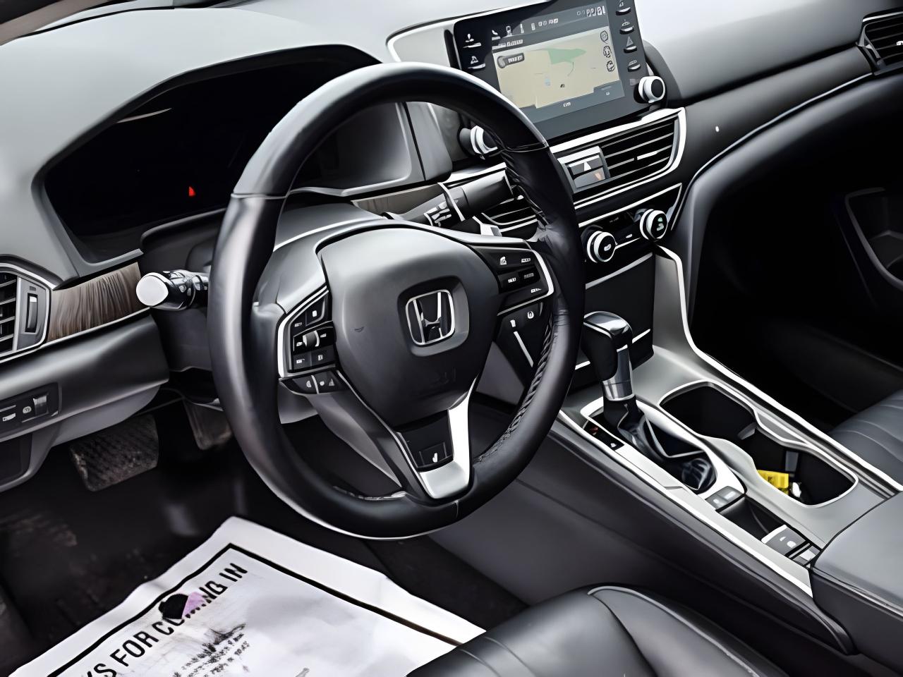 2018 Honda Accord Sedan Touring NAV LEATHER ROOF MINT WE FINANCE ALL CREDT Photo