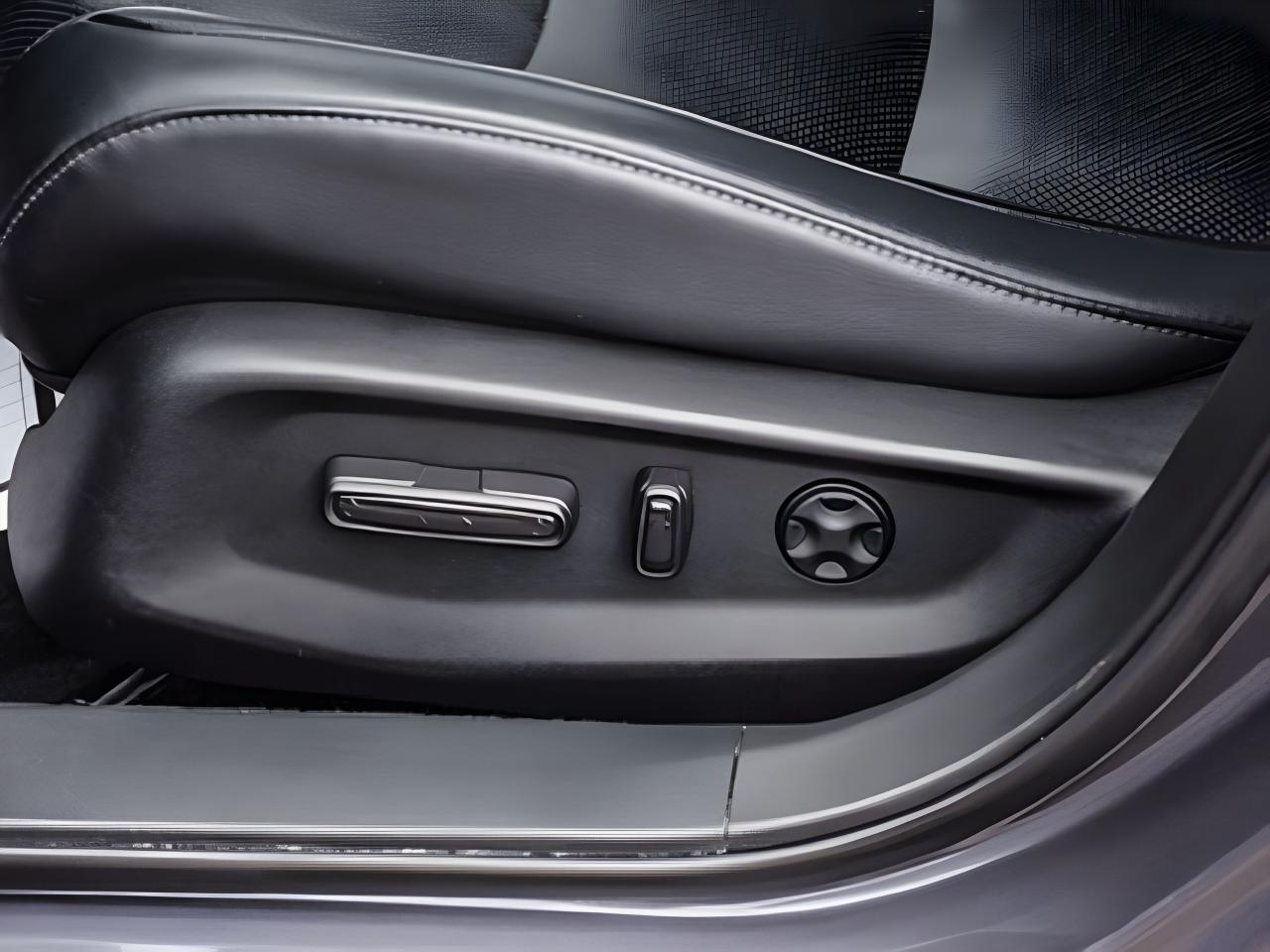 2018 Honda Accord Sedan Touring NAV LEATHER ROOF MINT WE FINANCE ALL CREDT Photo