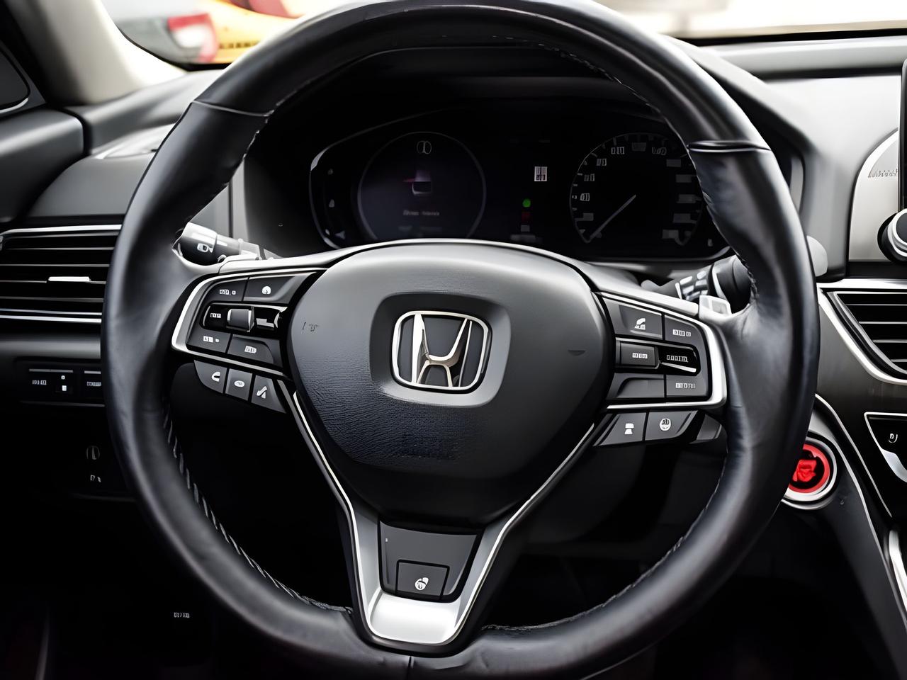 2018 Honda Accord Sedan Touring NAV LEATHER ROOF MINT WE FINANCE ALL CREDT Photo