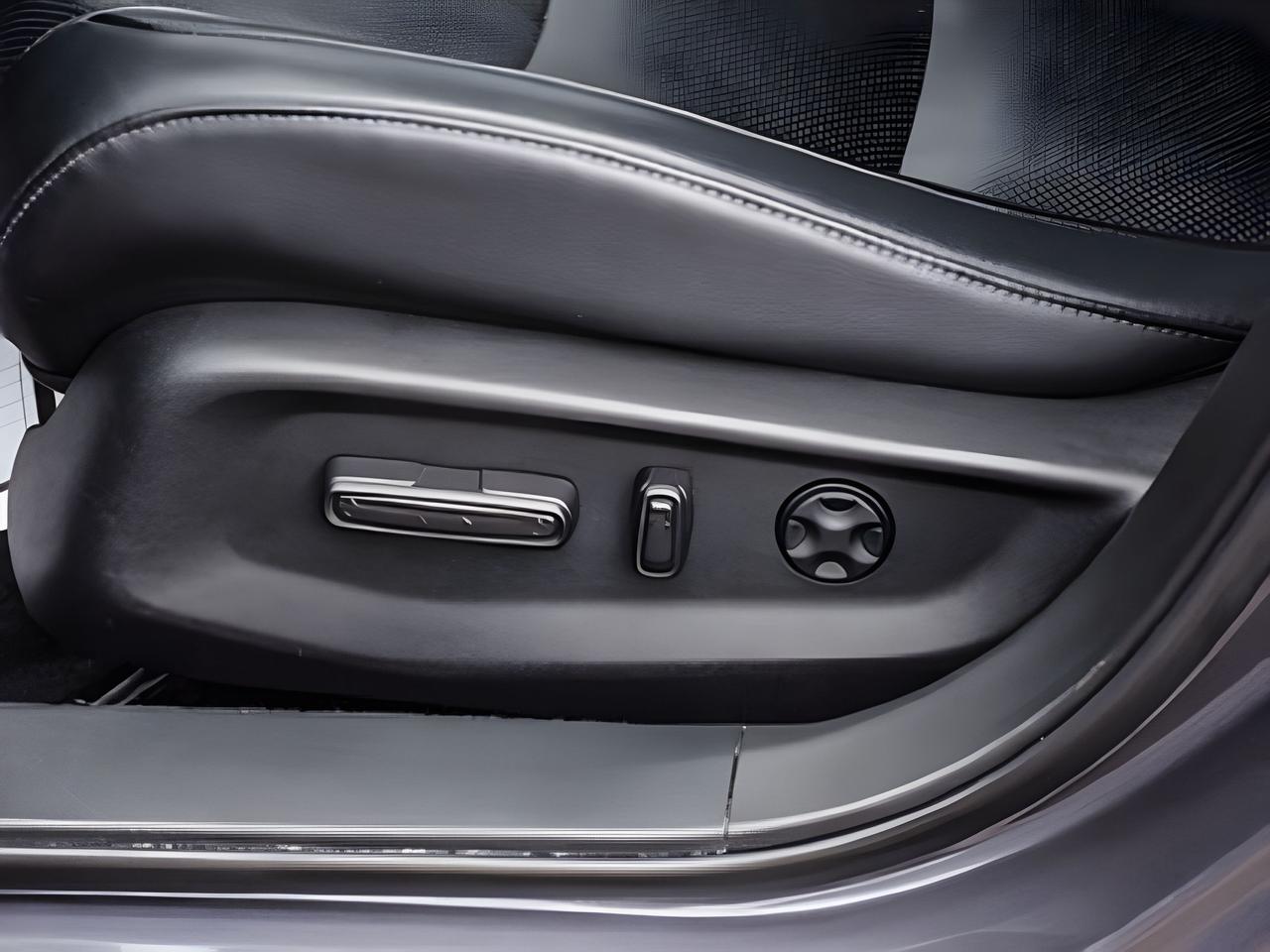 2018 Honda Accord Sedan Touring NAV LEATHER ROOF MINT WE FINANCE ALL CREDT Photo