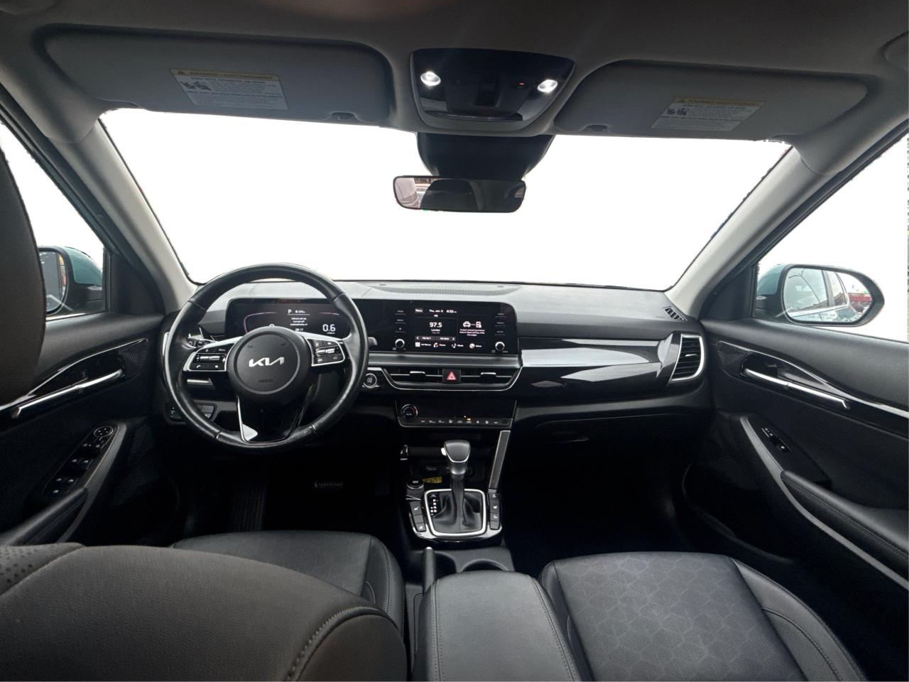 2024 Kia Seltos AWD SUNROOF HEATED SEATS! WE FINANCE ALL CREDIT Photo