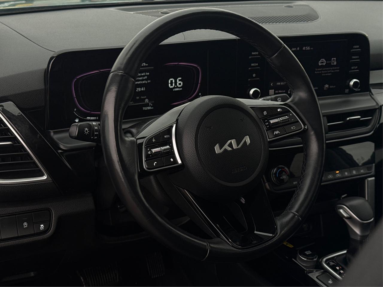 2024 Kia Seltos AWD SUNROOF HEATED SEATS! WE FINANCE ALL CREDIT Photo