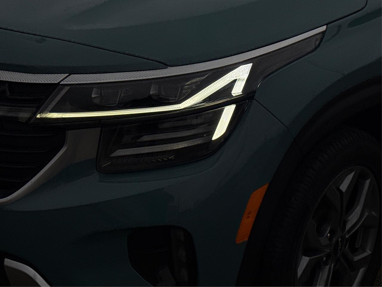 2024 Kia Seltos AWD SUNROOF HEATED SEATS! WE FINANCE ALL CREDIT Photo