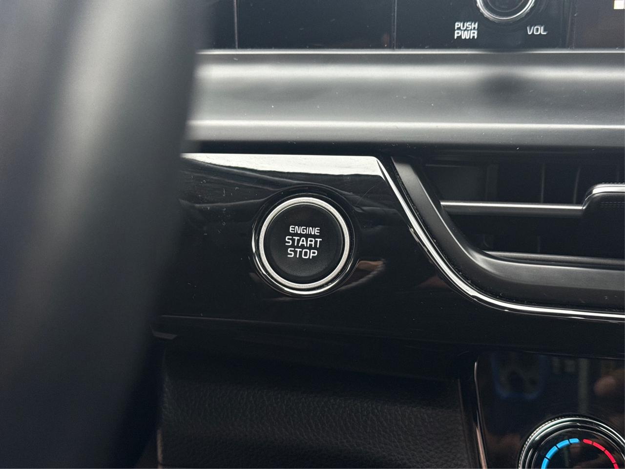 2024 Kia Seltos AWD SUNROOF HEATED SEATS! WE FINANCE ALL CREDIT Photo