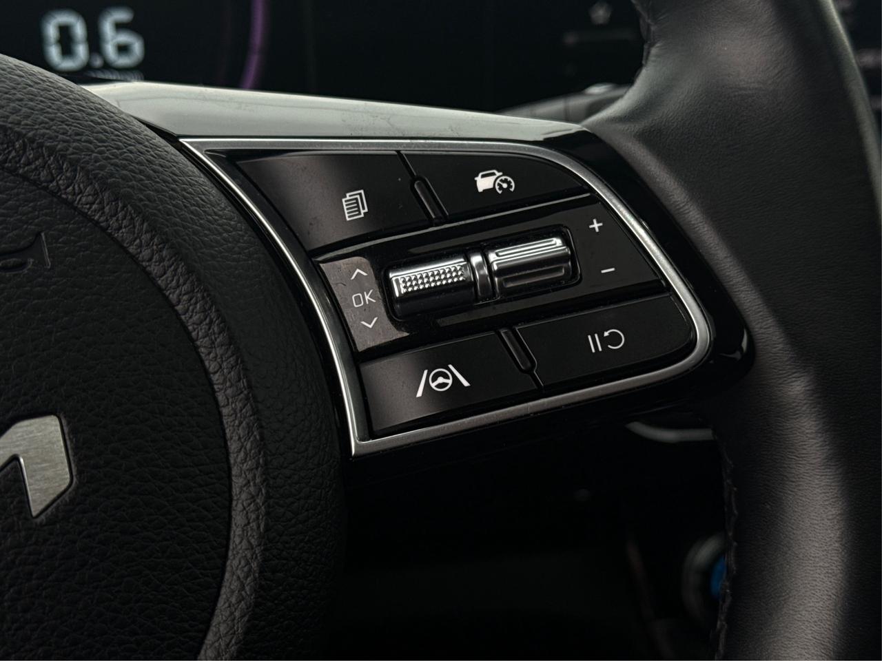 2024 Kia Seltos AWD SUNROOF HEATED SEATS! WE FINANCE ALL CREDIT Photo