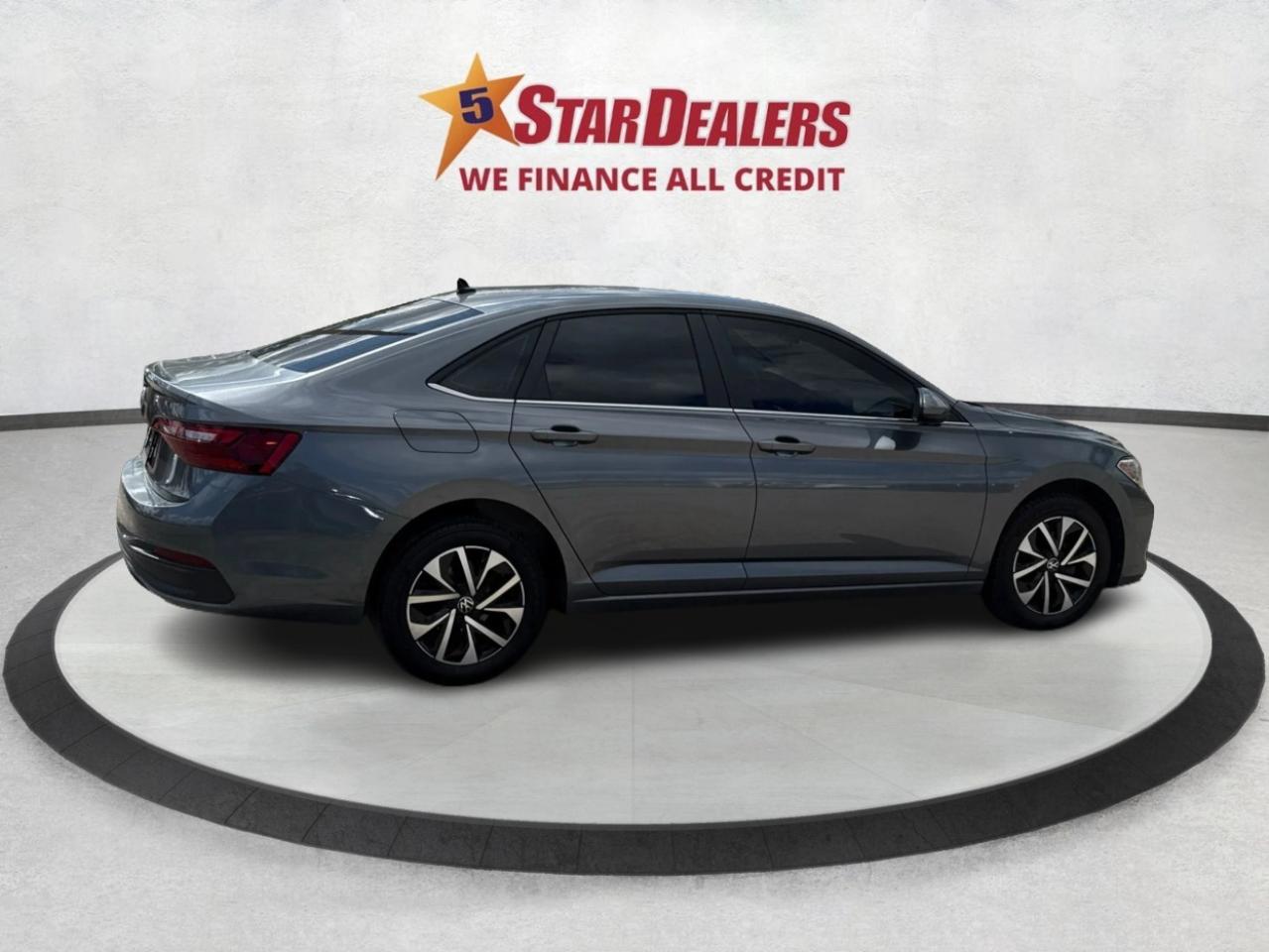 2022 Volkswagen Jetta Trendline HEATED SEATS MINT WE FINANCE ALL CREDIT! Photo