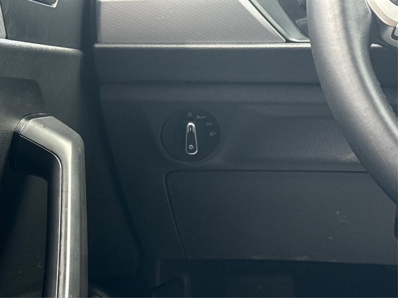 2022 Volkswagen Jetta Trendline HEATED SEATS MINT WE FINANCE ALL CREDIT! Photo