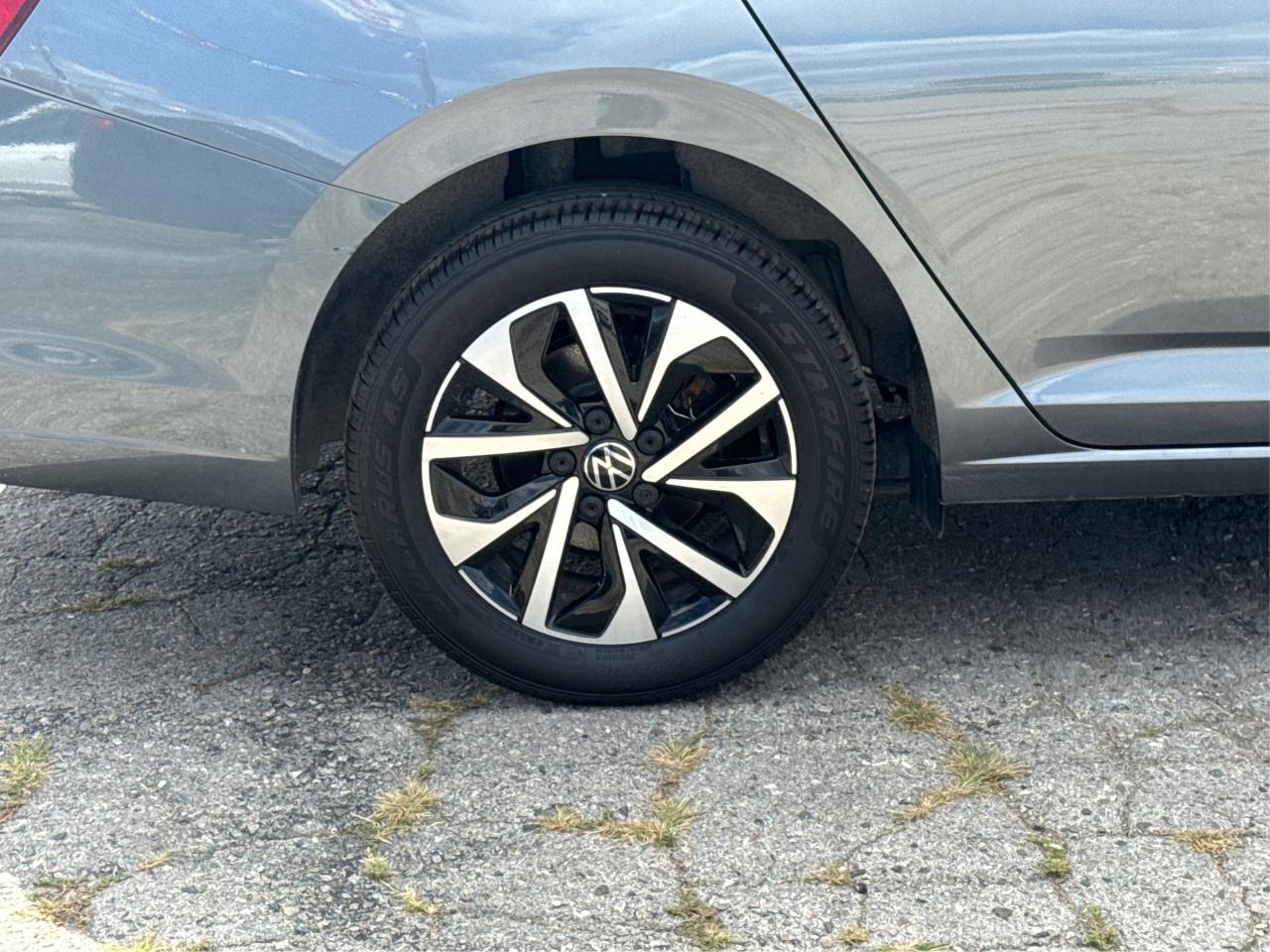 2022 Volkswagen Jetta Trendline HEATED SEATS MINT WE FINANCE ALL CREDIT! Photo