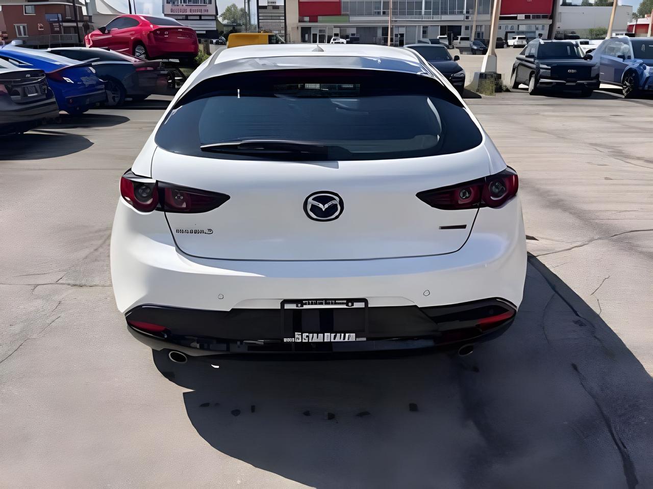 2020 Mazda Mazda3 Sport GT NAV LEATHER ROOF LOADED! WE FINANCE ALL CREDIT Photo3