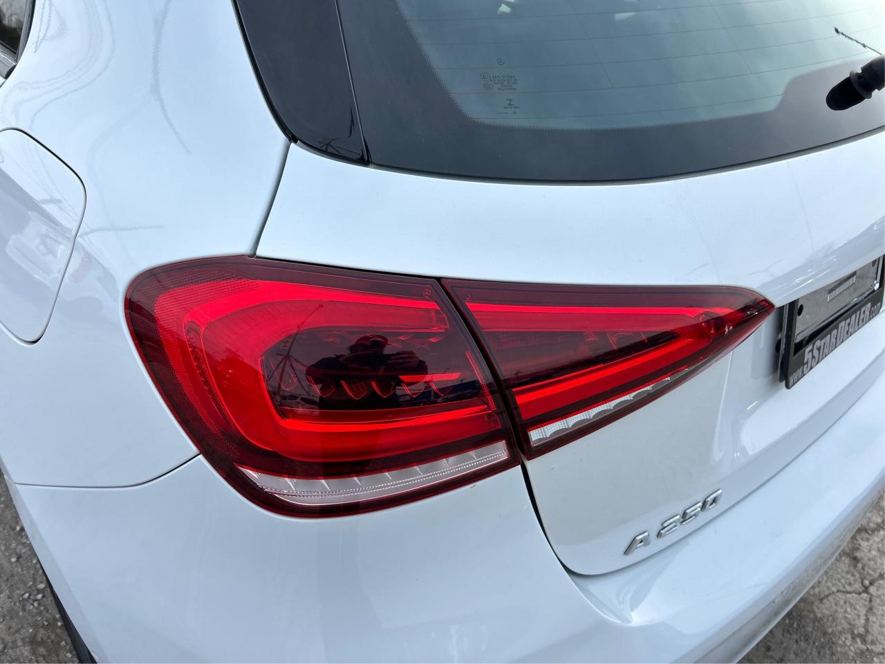 2020 Mercedes-Benz A-Class A 250 4MATIC Hatch NAV LEATHER MINT WE FINANCE Photo