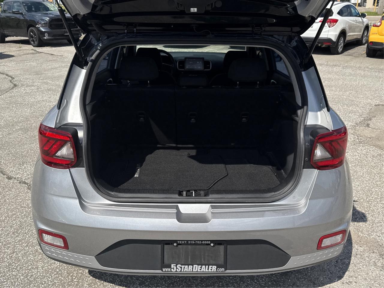 2023 Hyundai Venue Essential CRUISE HEATED SEATS WE FINANCE ALL CREDT Photo
