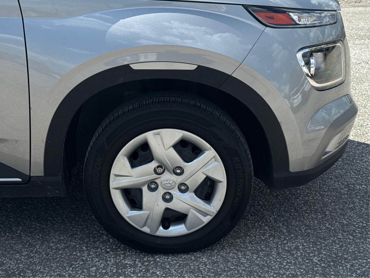 2023 Hyundai Venue Essential CRUISE HEATED SEATS WE FINANCE ALL CREDT Photo