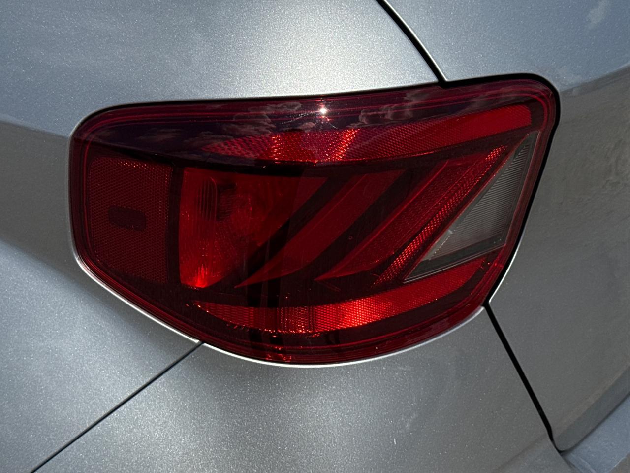 2023 Hyundai Venue Essential CRUISE HEATED SEATS WE FINANCE ALL CREDT Photo