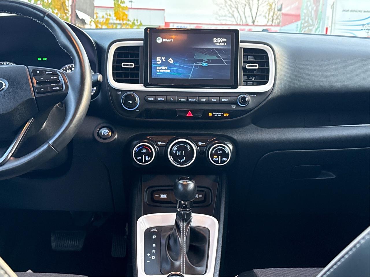 2022 Hyundai Venue NAV LEATHER SUNROOF LOADED! WE FINANCE ALL CREDIT Photo