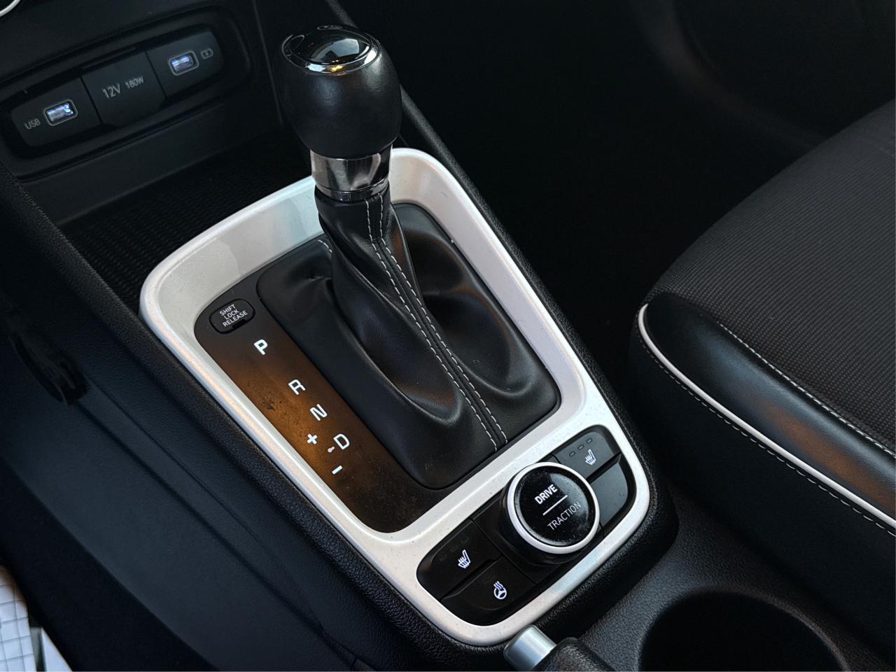 2022 Hyundai Venue NAV LEATHER SUNROOF LOADED! WE FINANCE ALL CREDIT Photo