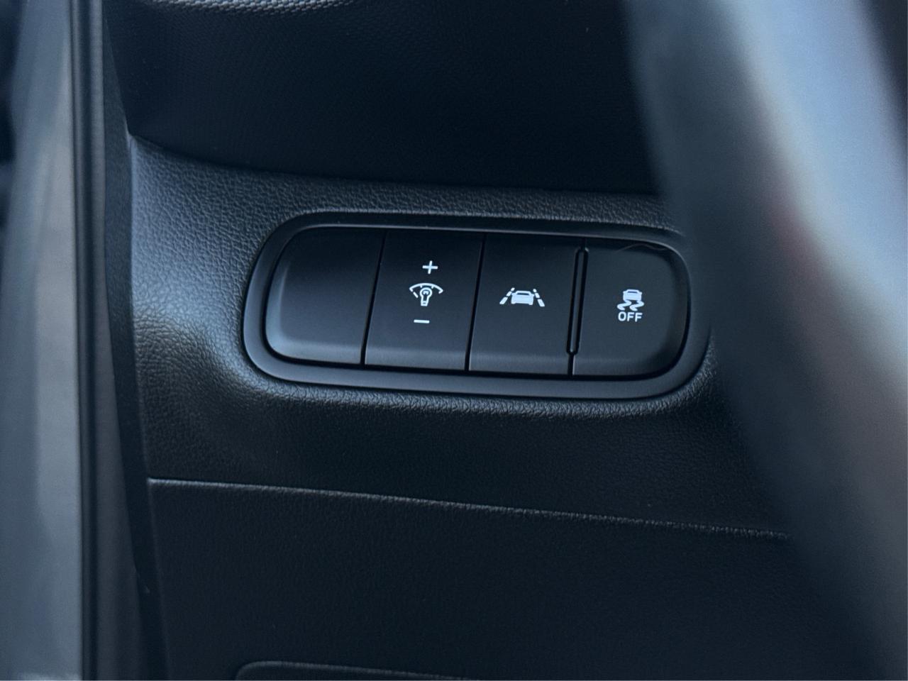 2022 Hyundai Venue NAV LEATHER SUNROOF LOADED! WE FINANCE ALL CREDIT Photo