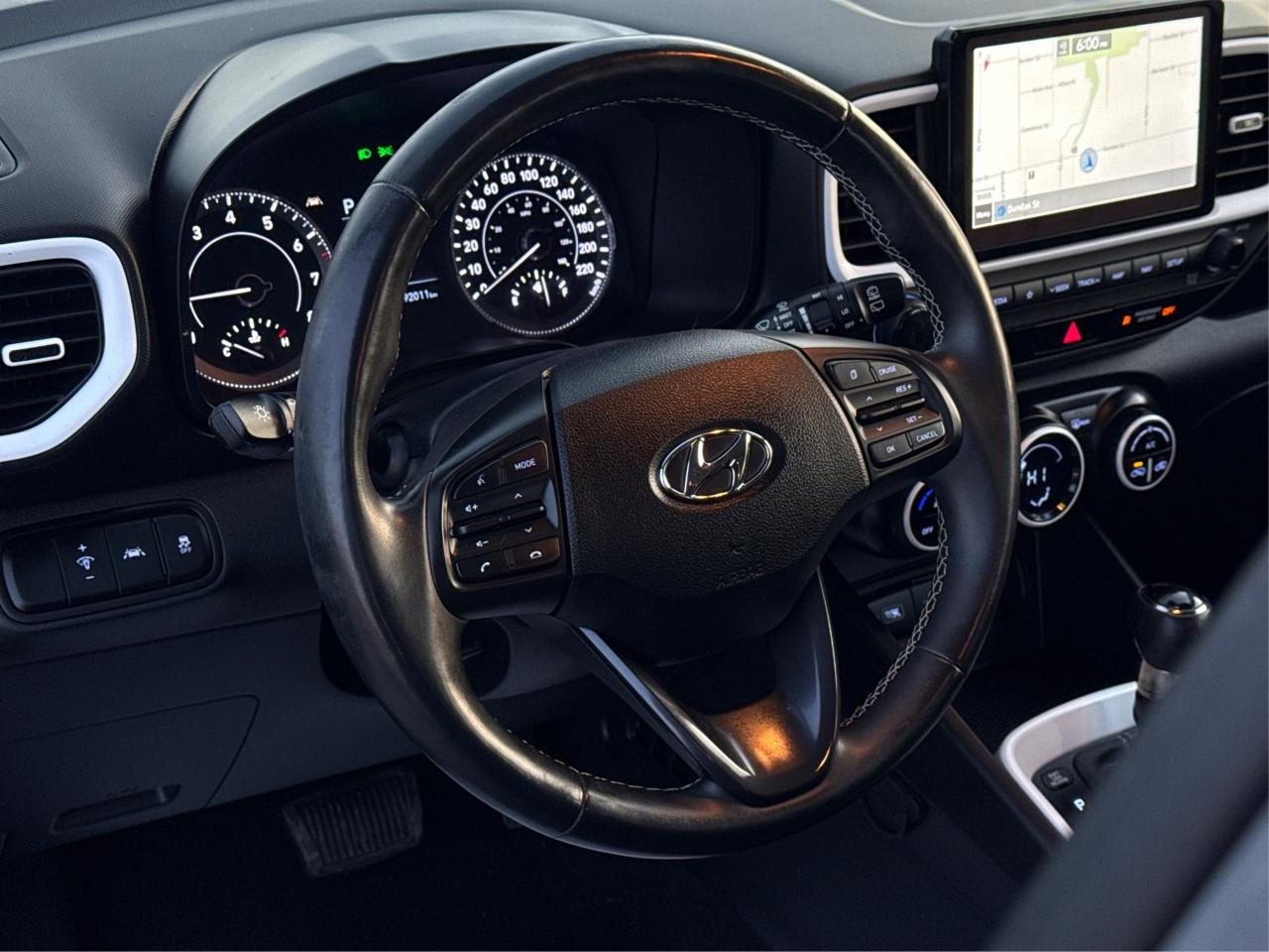 2022 Hyundai Venue NAV LEATHER SUNROOF LOADED! WE FINANCE ALL CREDIT Photo