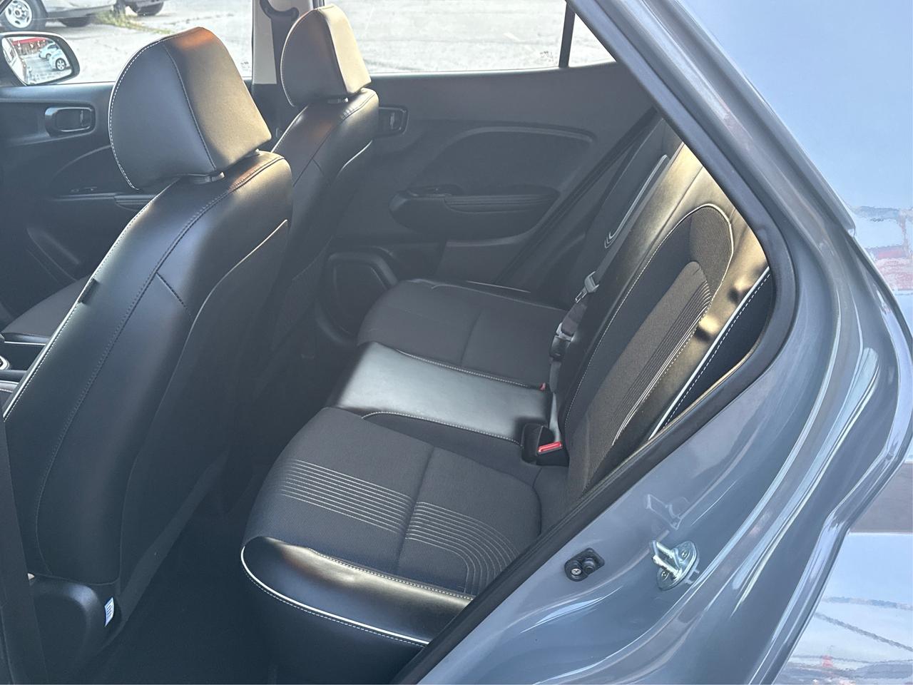 2022 Hyundai Venue NAV LEATHER SUNROOF LOADED! WE FINANCE ALL CREDIT Photo