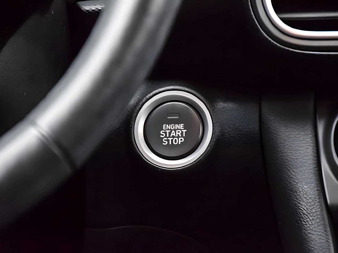 2020 Hyundai KONA Ultimate AWD NAV LEATHER ROOF LIKE NEW WE FINANCE Photo