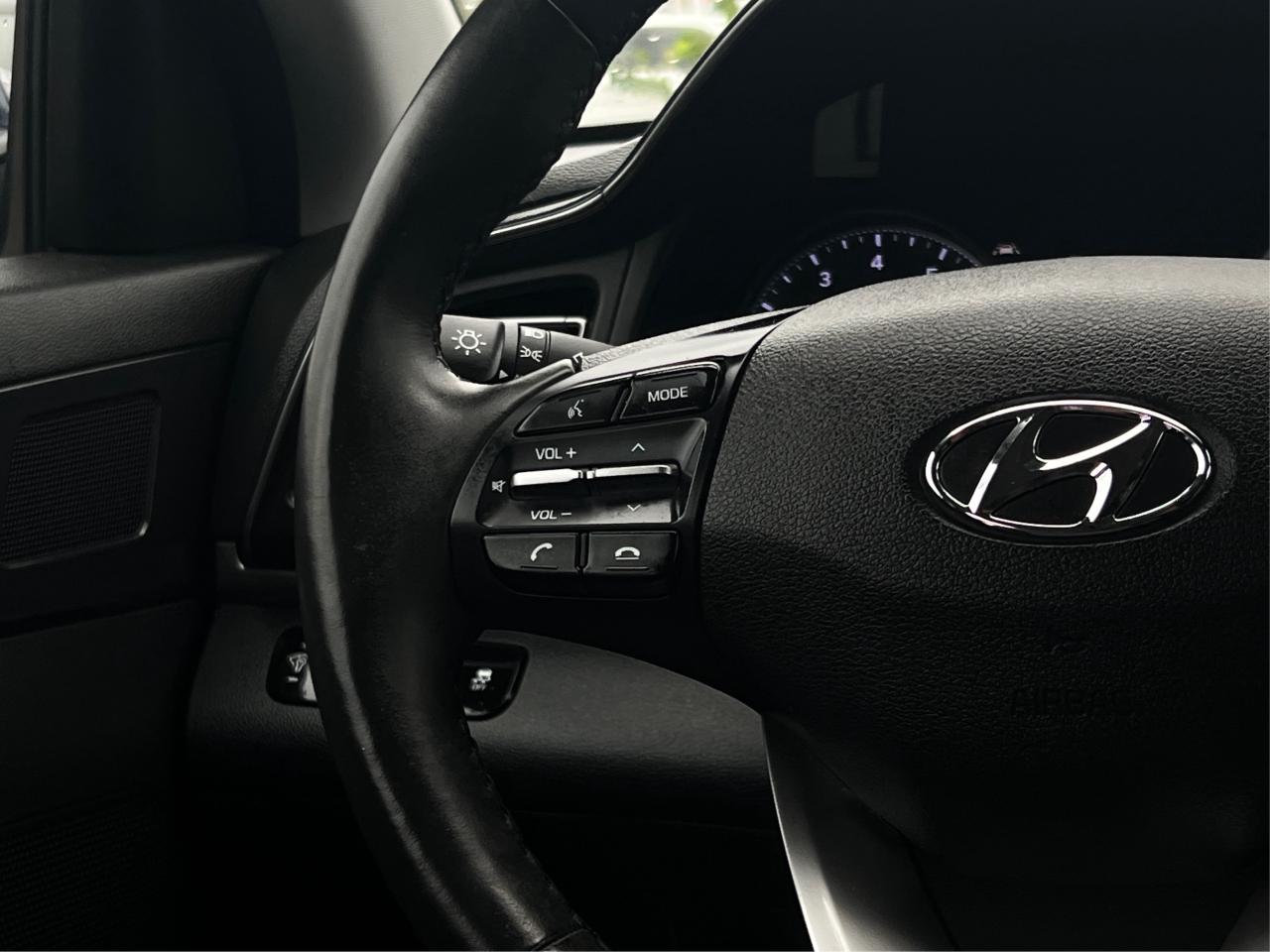 2020 Hyundai Elantra Luxury LEATHER SUNROOF MINT WE FINANCE ALL CREDIT Photo