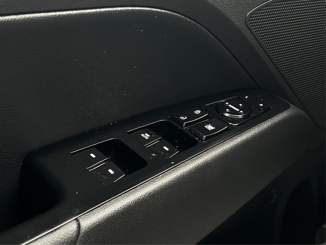 2020 Hyundai Elantra Luxury LEATHER SUNROOF MINT WE FINANCE ALL CREDIT Photo