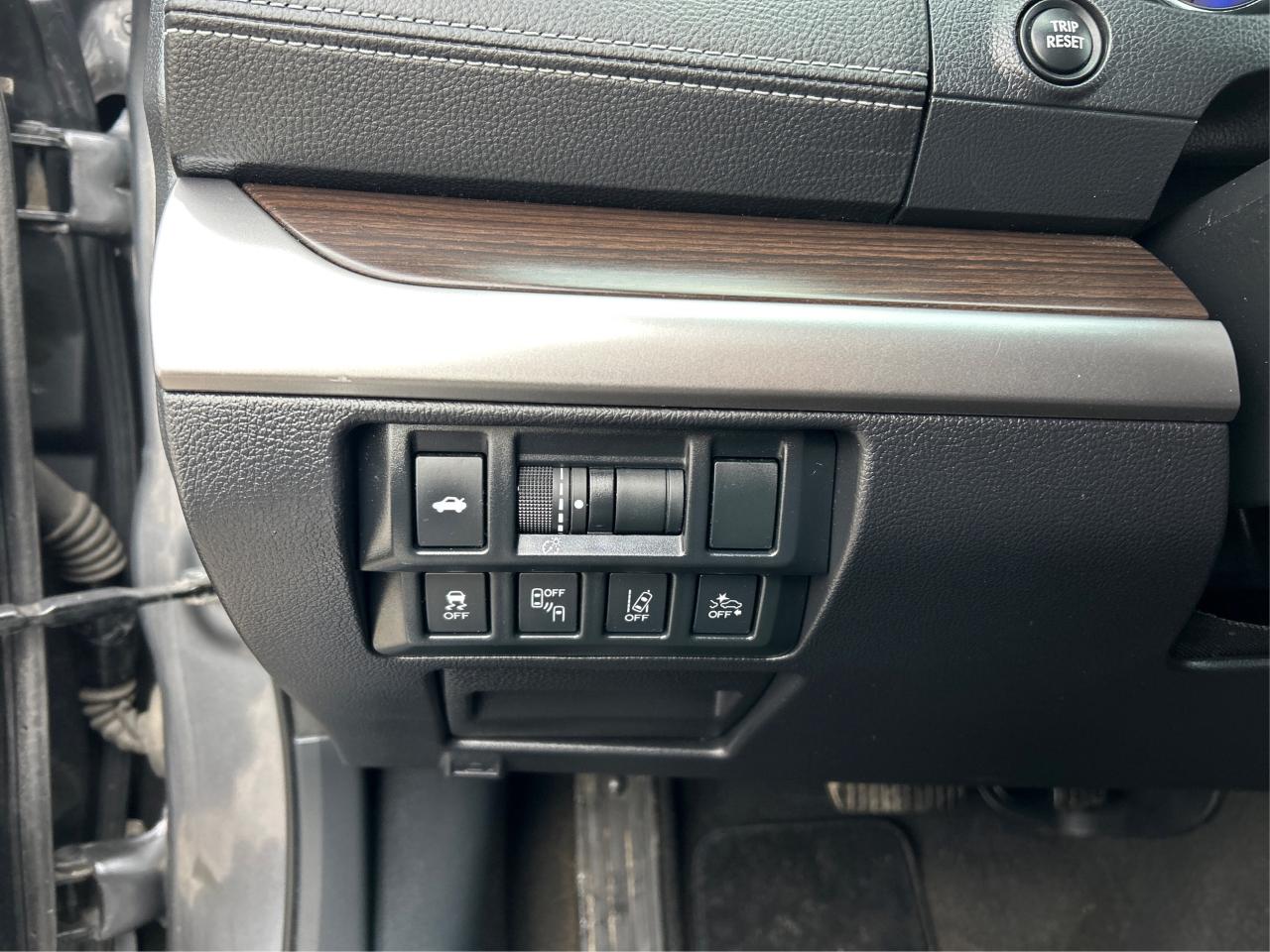 2018 Subaru Legacy Limited EYE SIGHT NAV LEATHER ROOF  WE FINANCE Photo