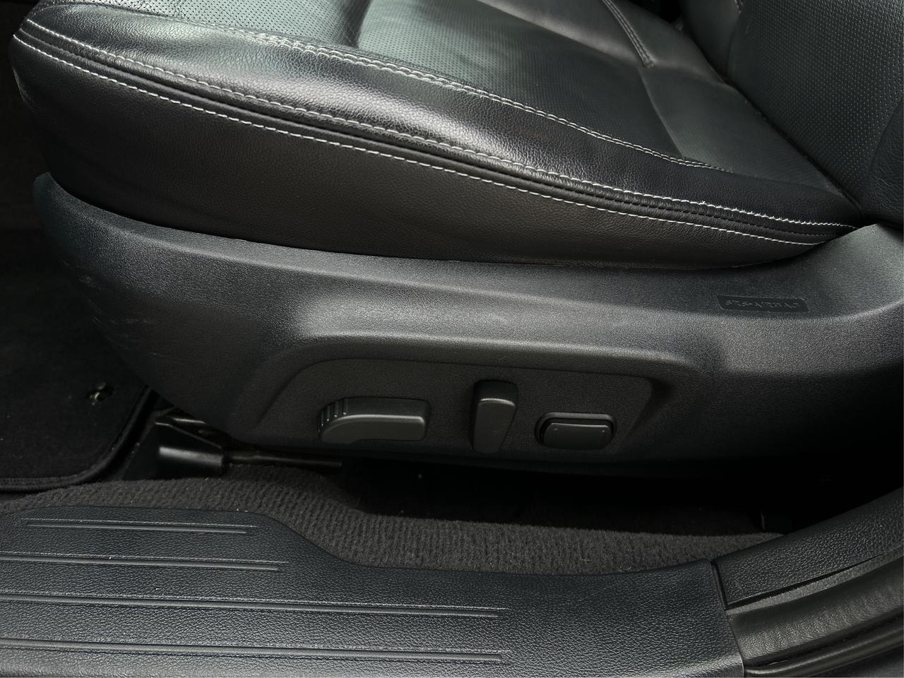 2018 Subaru Legacy Limited EYE SIGHT NAV LEATHER ROOF  WE FINANCE Photo