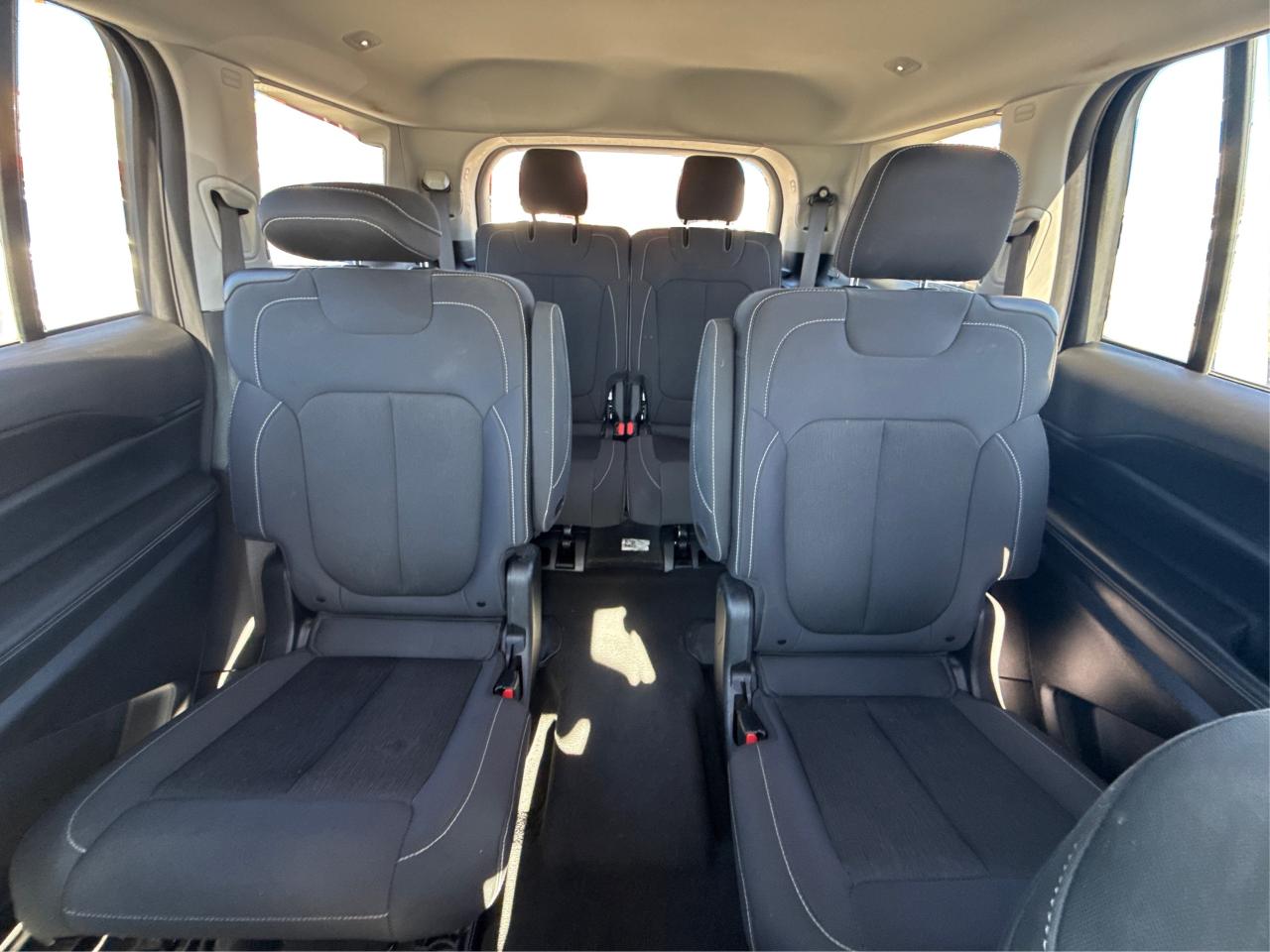 2023 Jeep Grand Cherokee L 6 PASS AWD ! WE FINANCE ALL CREDIT! Photo