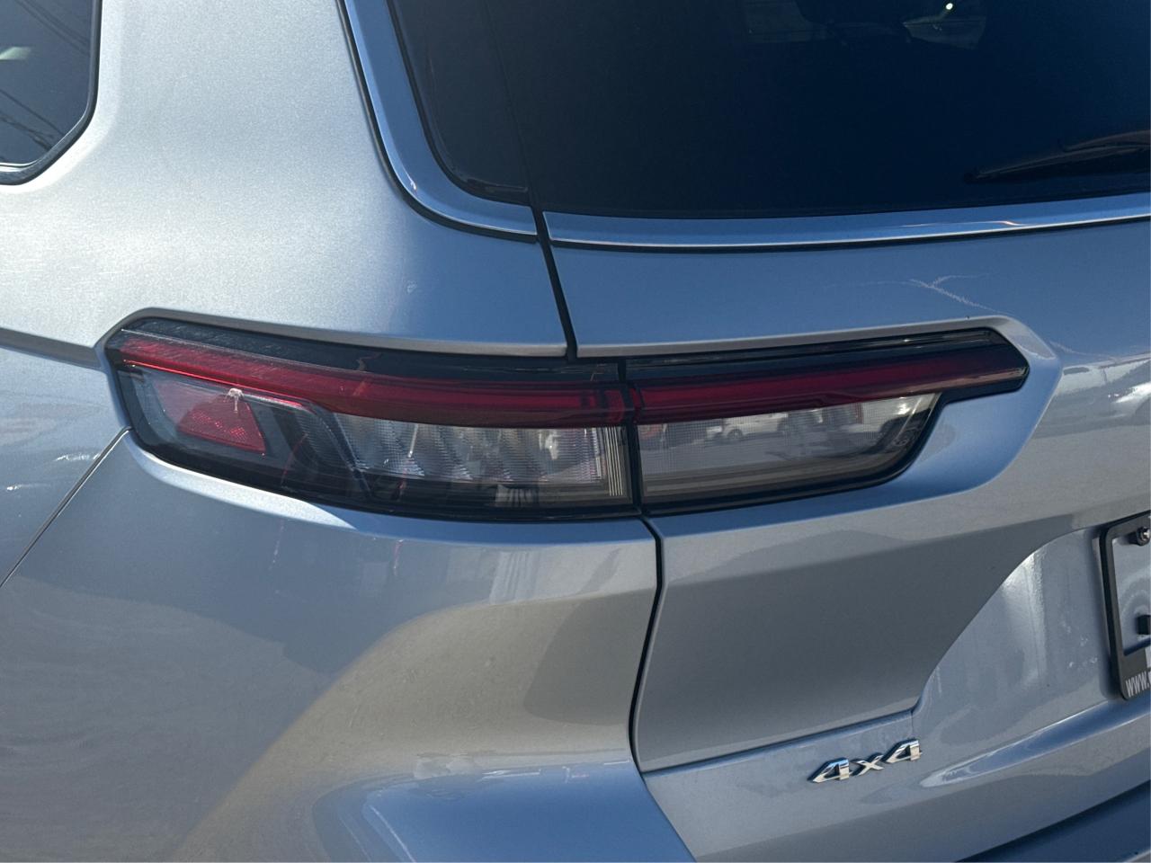 2023 Jeep Grand Cherokee L 6 PASS AWD ! WE FINANCE ALL CREDIT! Photo