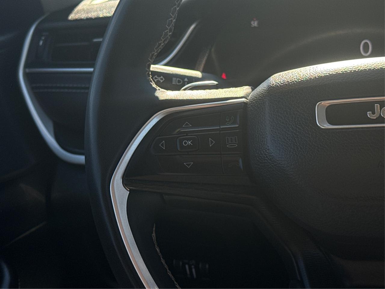 2023 Jeep Grand Cherokee L 6 PASS AWD ! WE FINANCE ALL CREDIT! Photo