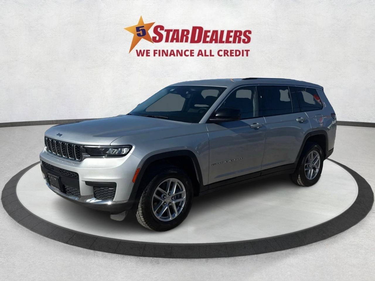 2023 Jeep Grand Cherokee L Laredo L 6 PASS AWD MINT ! WE FINANCE ALL CREDIT! Photo2