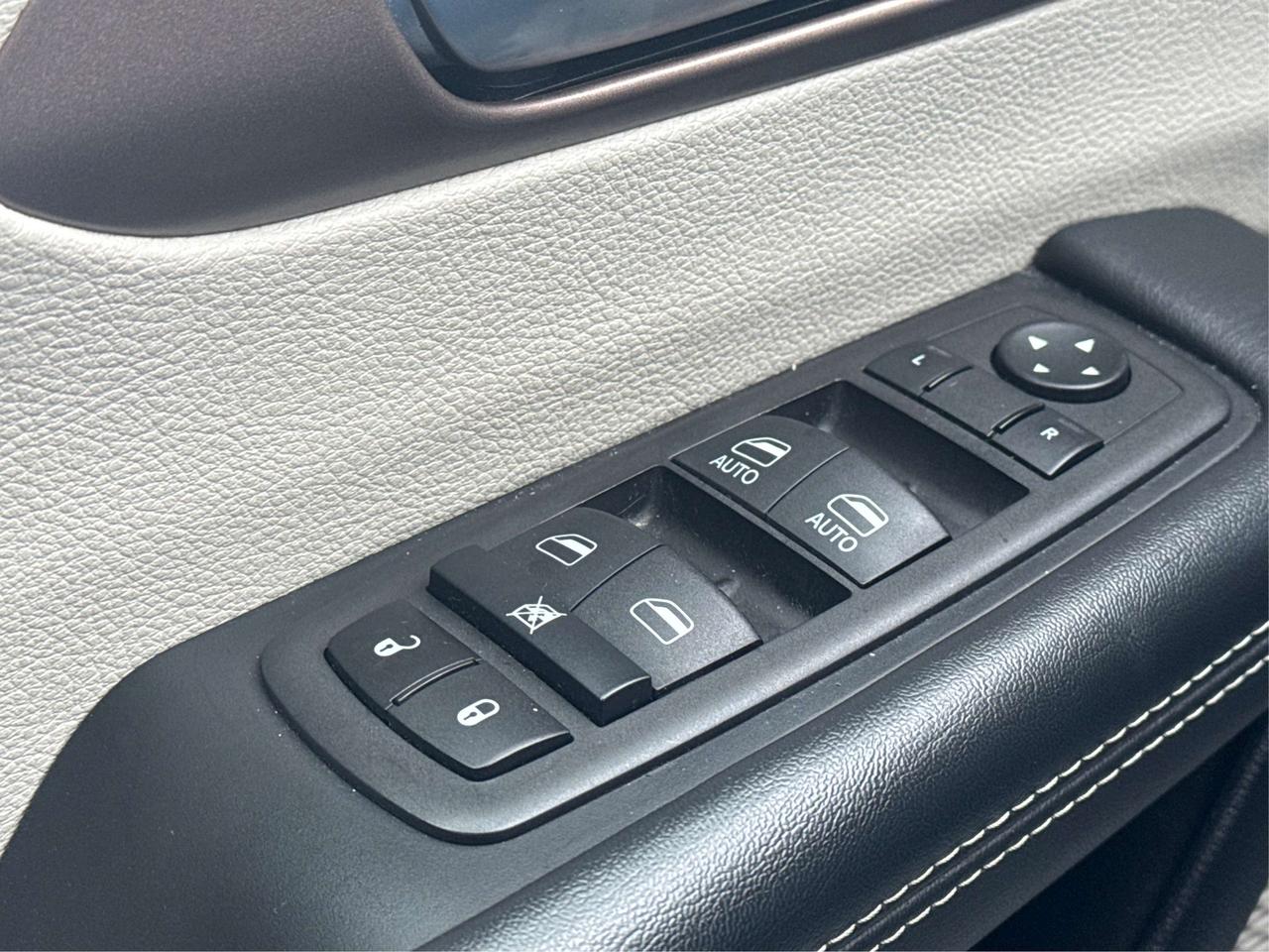 2024 Dodge Grand Caravan 7 PASS HEATED SEATS LOADED WE FINANCE ALL CREDIT! Photo