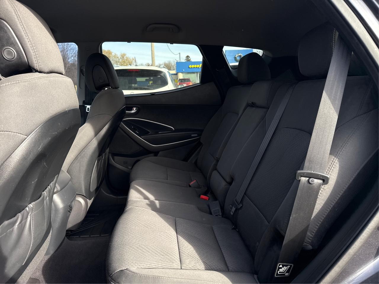 2016 Hyundai Santa Fe Sport AWD SPORT- PREMUM -2.4L  WE FINANCE ALL CREDIT Photo