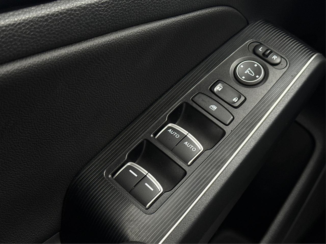 2023 Honda Civic Sedan NAV LEATHER SUNROOF LOADED! WE FINANCE ALL CREDIT Photo