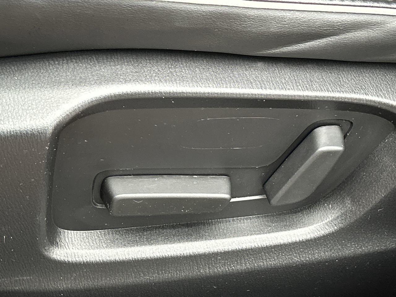 2024 Mazda CX-5 GS   Sleek, Capable, and Comfort-Focused HTD SEATS Photo