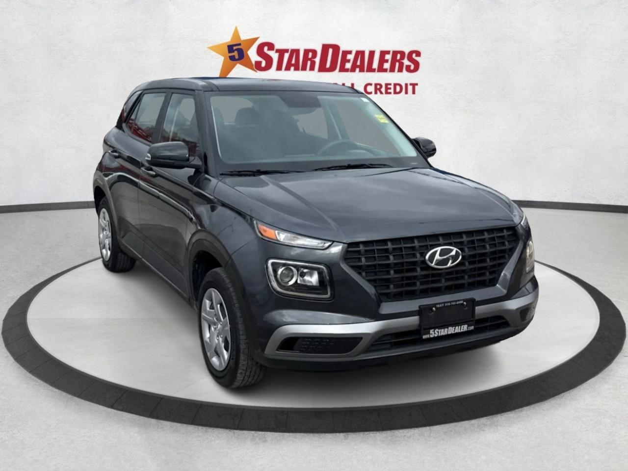 2022 Hyundai Venue CRUISE HEATED SEATS LOW KM WE FINANCE ALL CREDIT Photo0