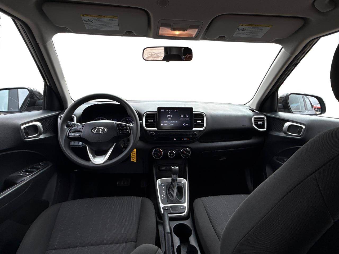 2022 Hyundai Venue CRUISE HEATED SEATS LOW KM WE FINANCE ALL CREDIT Photo