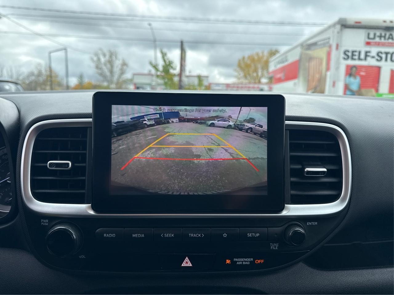 2022 Hyundai Venue CRUISE HEATED SEATS LOW KM WE FINANCE ALL CREDIT Photo