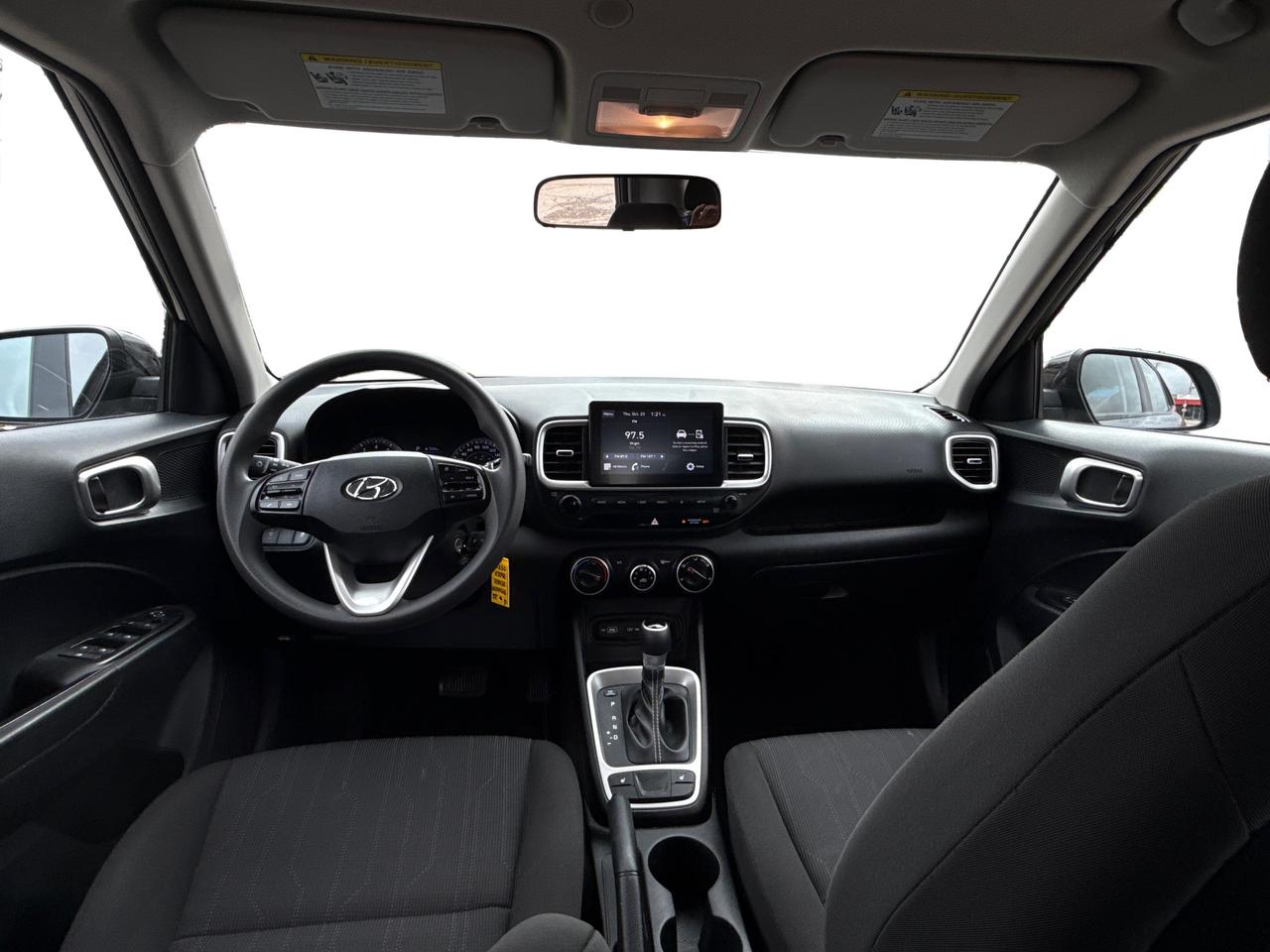 2022 Hyundai Venue CRUISE HEATED SEATS LOW KM WE FINANCE ALL CREDIT Photo