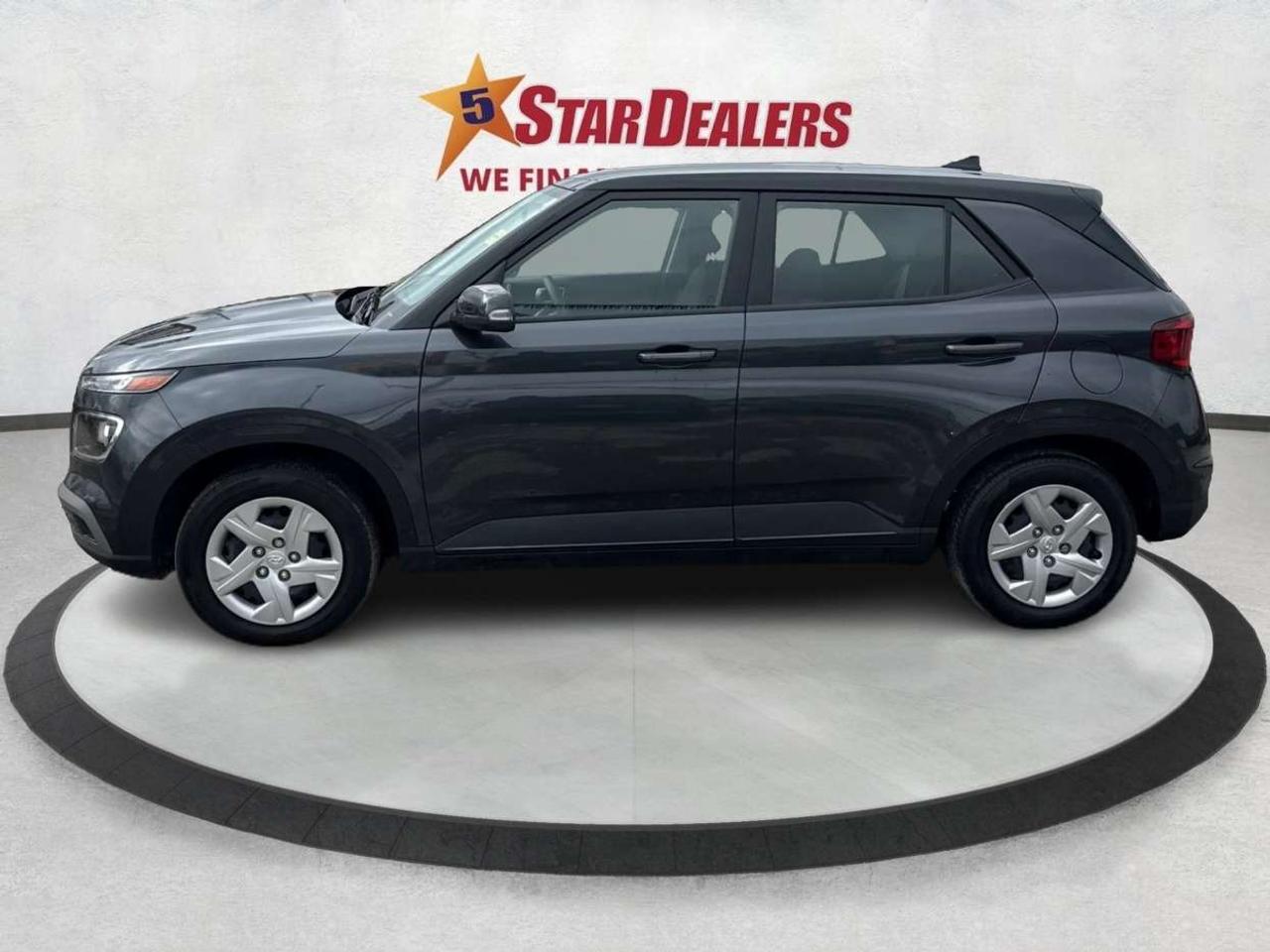 2022 Hyundai Venue CRUISE HEATED SEATS LOW KM WE FINANCE ALL CREDIT Photo3